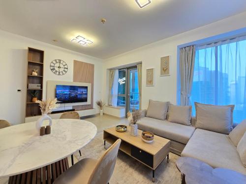 Versatile 1BR with Burj Khalifa View - image 10