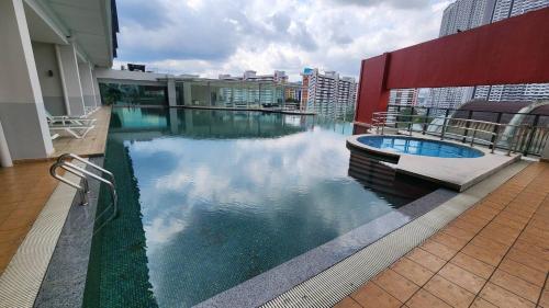 Dsir Lustful KL Jacuzzi NFLX Prjscn120 TV65, Kuala Lumpur