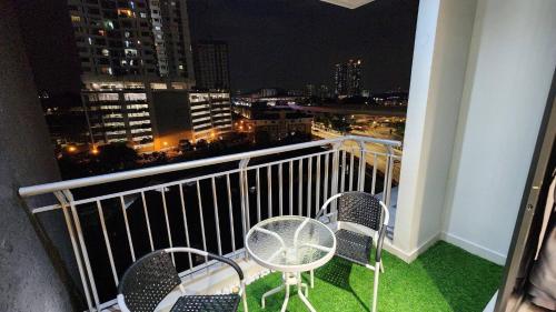 Dsir Lustful KL Jacuzzi NFLX Prjscn120 TV65 - image 4