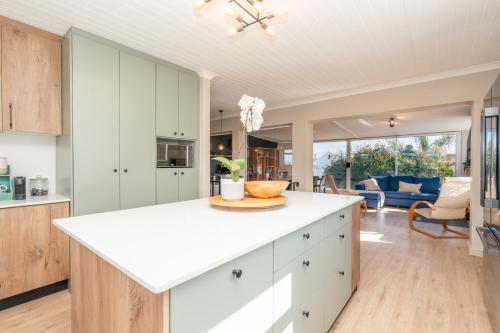 10 on Pelican in The Cove