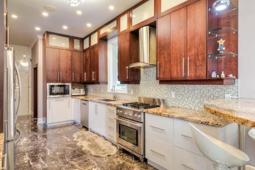 Private Oasis in King City in King City (ON)