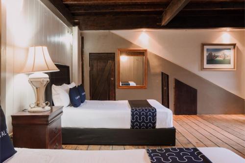 . Capital O Hotel Villa Azura