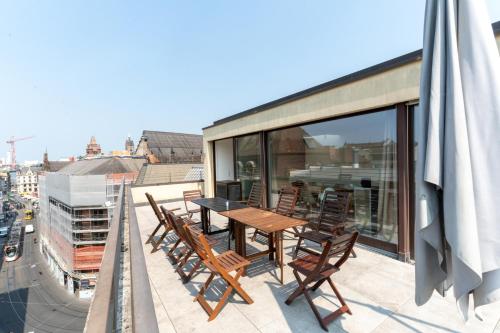 Exclusive Rooftop Duplex Penthouse - 200sqm - 280 Panoramic Views - Downtown, Basel (Foto 8)
