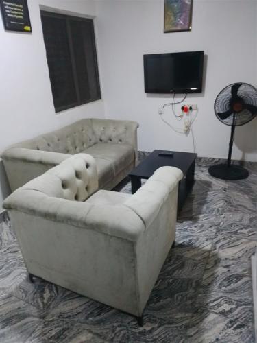 Carols Apartment - image 5