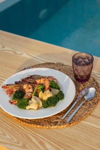 طعام و مشروبات, Nest by Hawks Hotel Kamadhoo Baa Atoll in با أتول