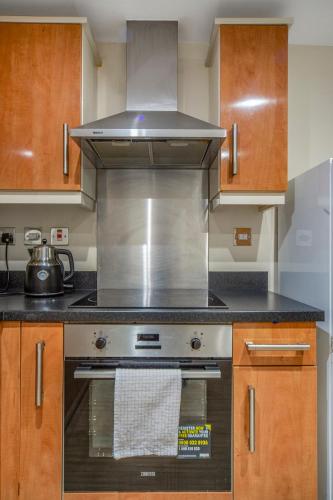 2 Bedroom flat in West Midlands Suitable for long term bookings, Birmingham (photo 8)