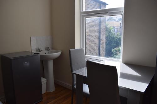 Premier London Rooms, London (photo 8)