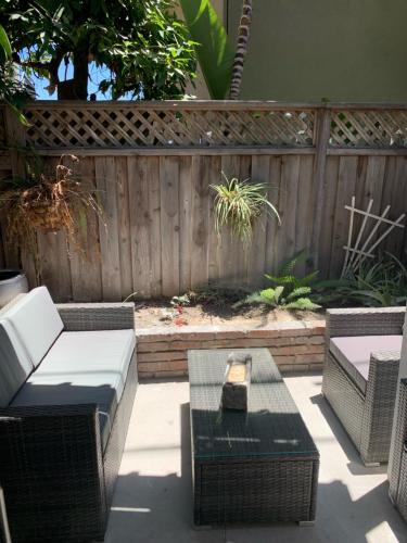 Amazing New & Water Vu/Balboa Peninsula! EV charge in Newport Beach, USA