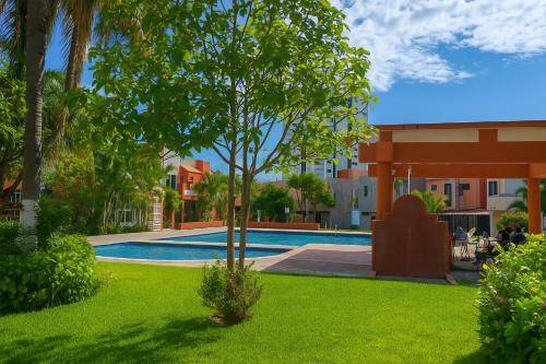 House with pool, near the beach - Casa con alberca, cerca de playa, Mazatlán