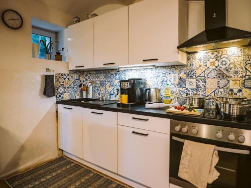 Terra Farma Cottage, cozy urban escapes here! in Kožlí