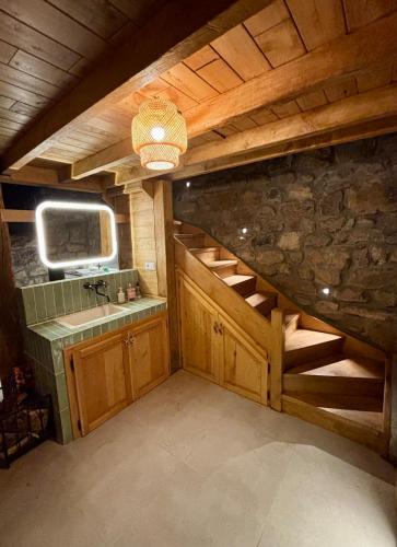 Cabaña Pasiega Lo Bartulo (Cabana Pasiega Lo Bartulo) in San Roque De Riomiera