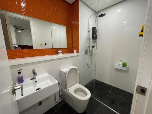 Kuala Lumpur Mont Kiara Arcoris SOHO 5 Pax Walk to Mall Pool WIFI - image 5