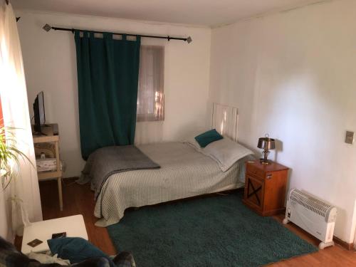 Habitación Privada en La Reina con Piscina, Jardín y Metro Cercano