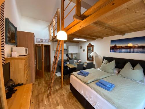 Dresden Saxonia HomeDeLuxe Appartement Neue Hochwertige voll ausgestattete Ferienwohnung mit Küche XXL Boxspringerbett 2 Einzelbetten Highspeed InternetFlatrate und Balkon Ideal für Familien Paare Kulturinteressierte und Geschäftsreisende mit MWStRechnung, Drážďany (fotografie 3)