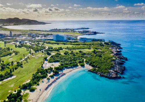 Cozy Maho Studio w Pool Gym & Nearby Beaches in ロウランズ