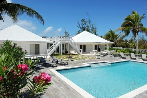 Hidden Gem home in Governors Harbour