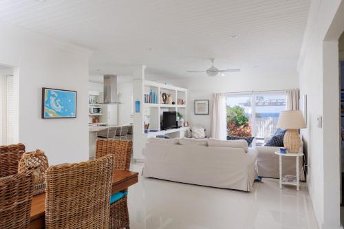 One Palm Hill villa in Governor's Harbour