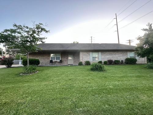 Spacious Home Sleeps 14 Handicap Accessible