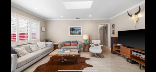 Chic Venice Beach Bungalow Steps from the Canals & Beach in Los Angeles, USA