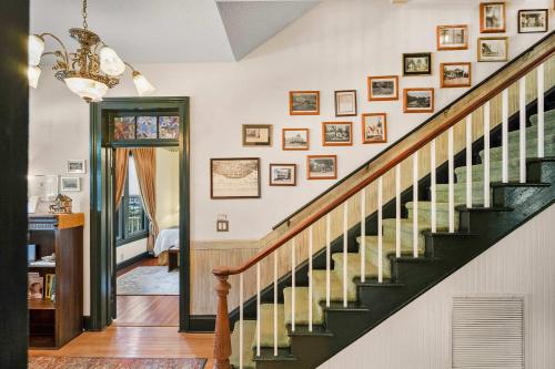 Downtown Historic Victorian Steps to Clay Theatre in Green Cove Springs (FL)