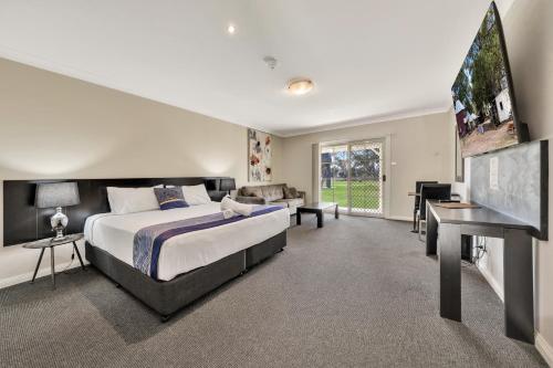 1 queen bed