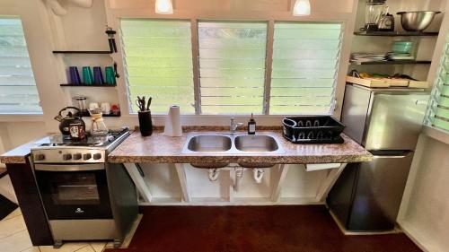 1 Bedroom Apartment in House Near Beach on Little Corn Island in Little Corn Island