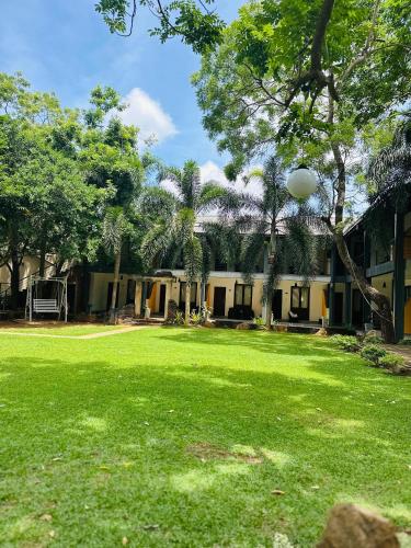 ogród, Hotel Alakamanda in Anuradhapura