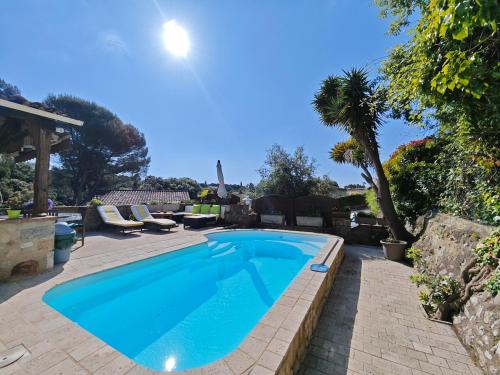 Provencal detached house and private pool in Trois Moulins