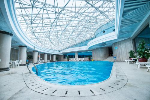View, Grand Sun City Hotel-Located city center Metro Access in Furong