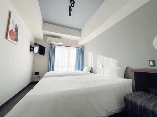 2 twin beds