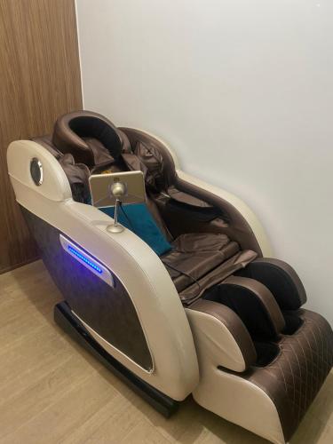 Staycation 15 minutes from NAIA with Massage Chair, Manila