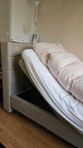 Room B - Single bedroom - B&B - shared with others - not private - hostel, Harstad (fotografie 3)