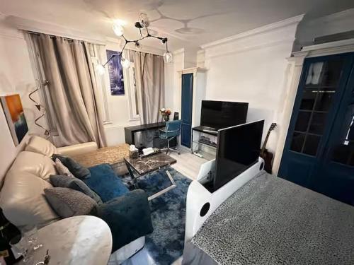 Westminster Abbey Suite- Prime Parliament Location - image 11