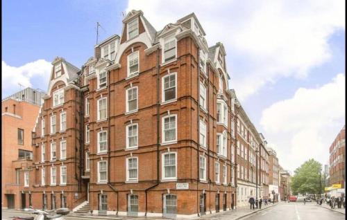 Westminster Abbey Suite- Prime Parliament Location - image 10