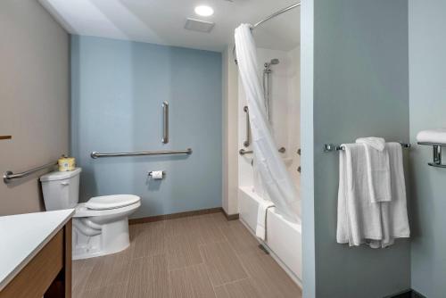 MainStay Suites - image 6
