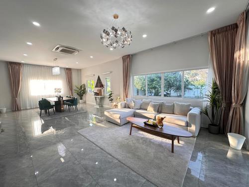 Hermit villa 3BR 4KingBeds 4BA 8Hr Butler in Khao Talo