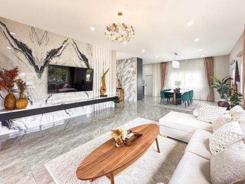 Hermit villa 3BR 4KingBeds 4BA 8Hr Butler in Khao Talo