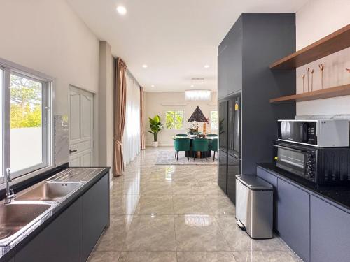 Hermit villa 3BR 4KingBeds 4BA 8Hr Butler in Khao Talo