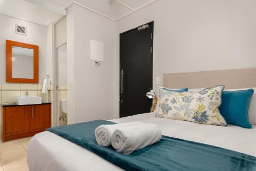 The Manhattan Apartments Room Type - Apartment