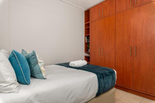 The Manhattan Apartments - image 6