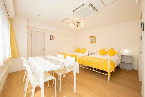 Downtown Osaka Nipponbashi Station 20m walk, 2 rooms for 6 people Apartment