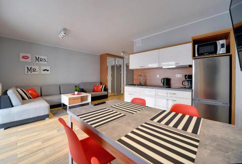 Komfortowe Apartamenty Sun Seasons 24 w Pogorzelicy Blisko Morza by Noclegi Renters