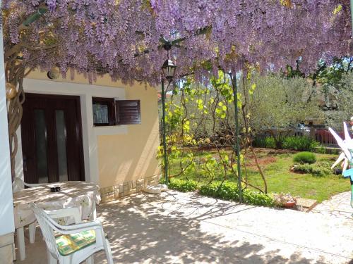  Apartments Butorac, Unterkunft in Brzac