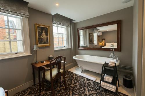 room detail thumbnail 0