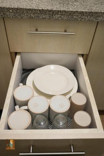 Studio Condo Unit at Standford Suites 3, Silang (foto 6)