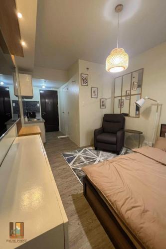 Studio Condo Unit at Standford Suites 3, Silang (foto 8)