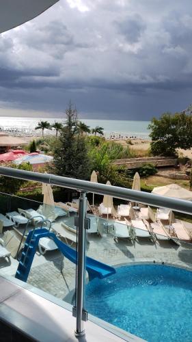 Blue Bay Hotel – Sunny Beach, WY