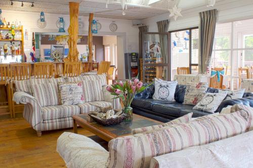 Oceans Hotel & Self Catering - image 3