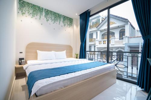 room detail thumbnail 1