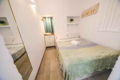 iYOURBASICS Lovely Studio Hinestrosa 23 FREE WIFI&AC 5